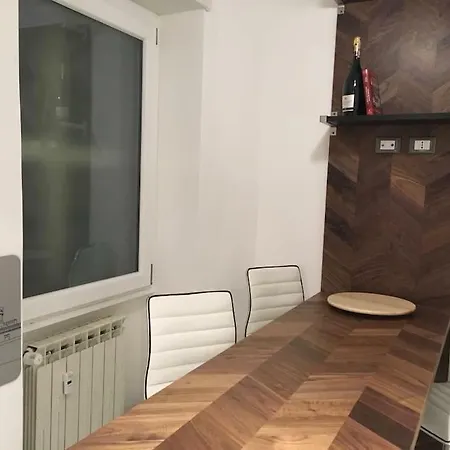 Eyes Apartment