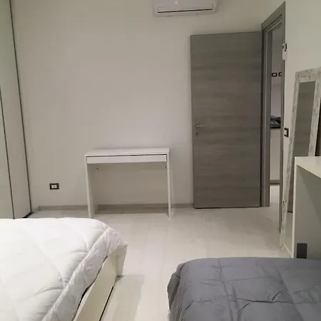 Eyes Apartment *